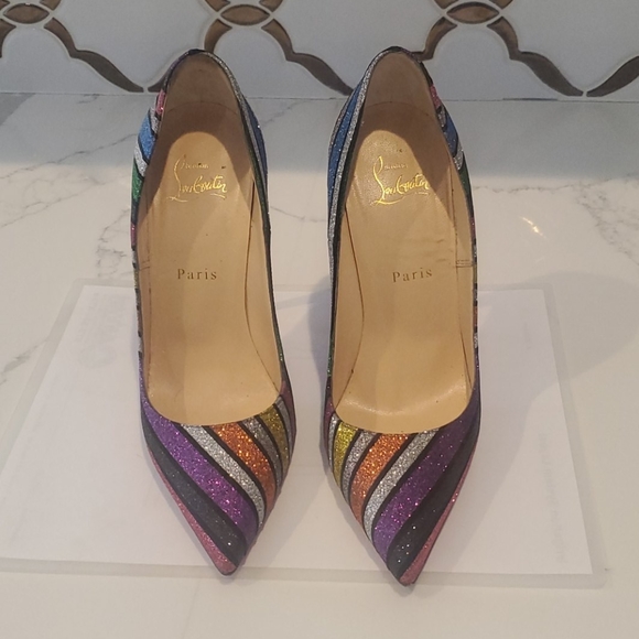 SOLD SOLD SOLD ON MERCARI - Picture 3 of 8